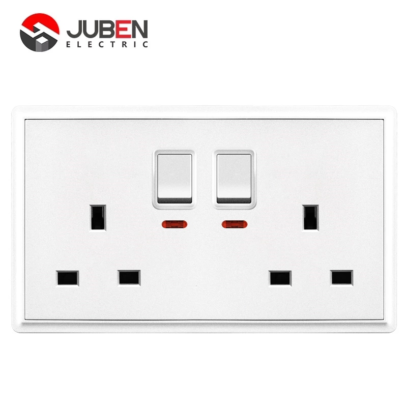 DOUBLE 13A SWITCHED SOCKET WITH LIGHT