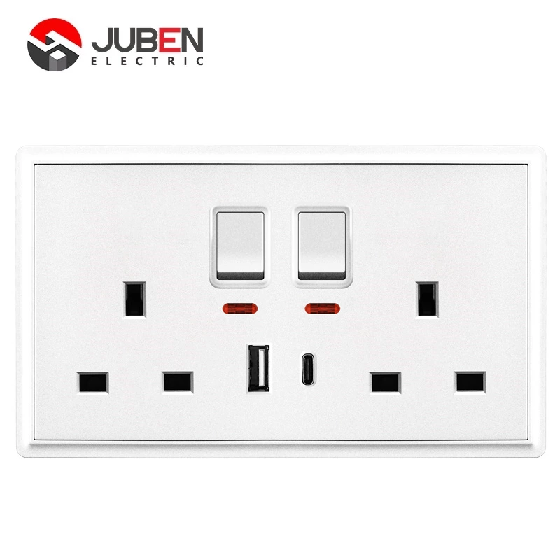 DOUBLE 13A SWITCHED SOCKET C PORT USB WITH LIGHT